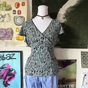 🦋 Y2K Flutter Sleeve V-Neck Blouse 🦋